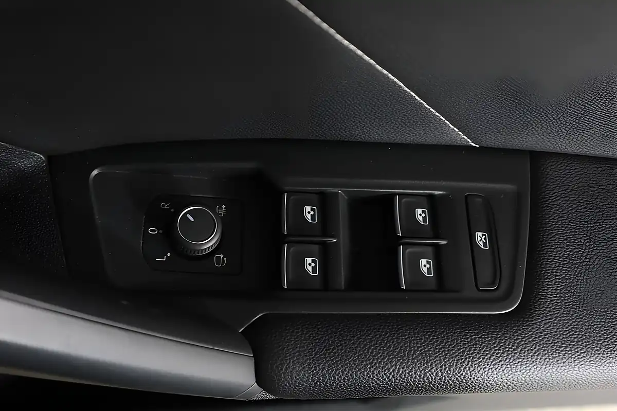 Used 2019 Volkswagen Tiguan R-Line Grey - Interior and Exterior details 18