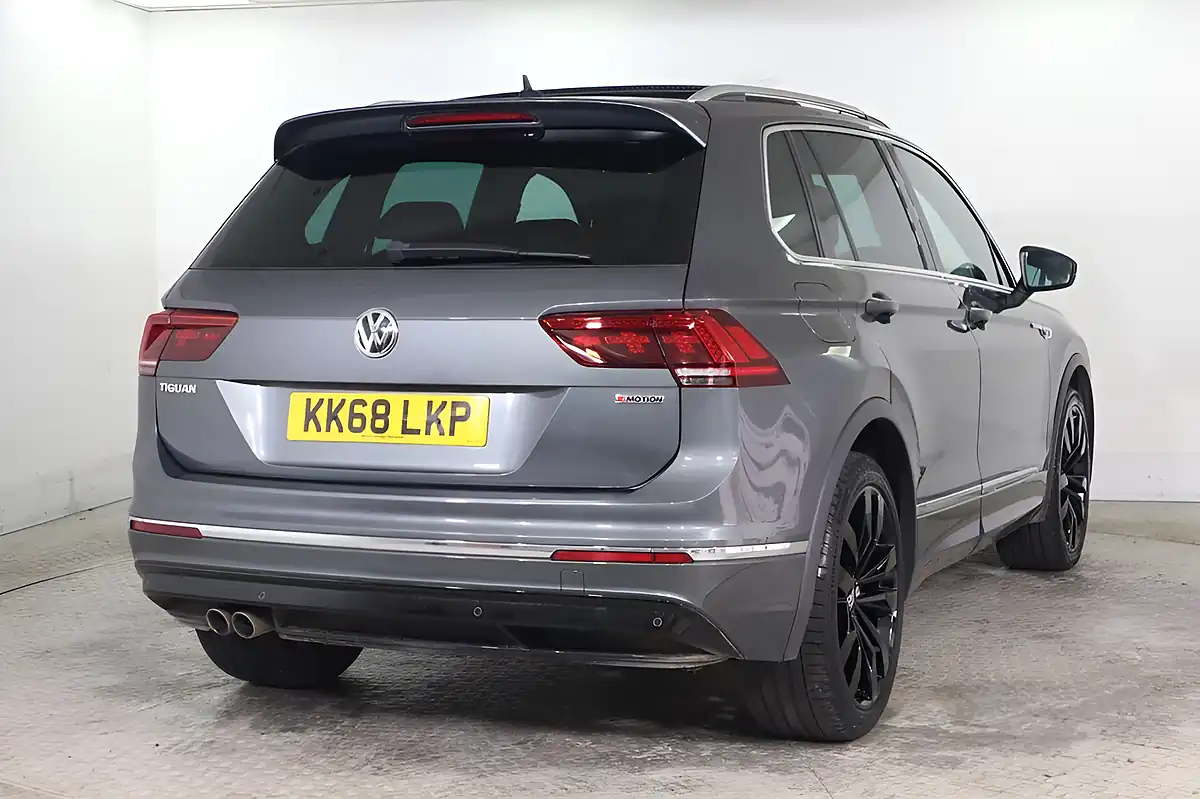 Used 2019 Volkswagen Tiguan R-Line Grey - Interior and Exterior details 4