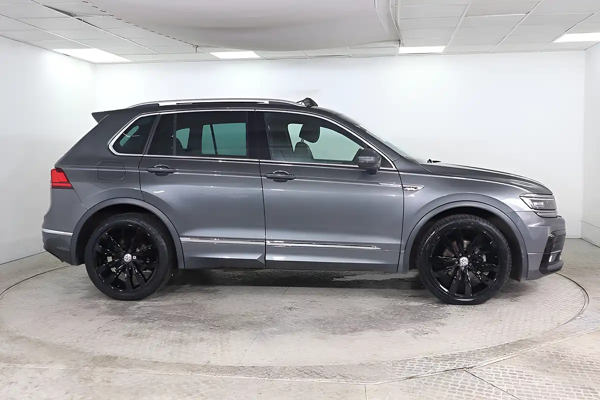 Used 2019 Volkswagen Tiguan R-Line Grey - Interior and Exterior details 7