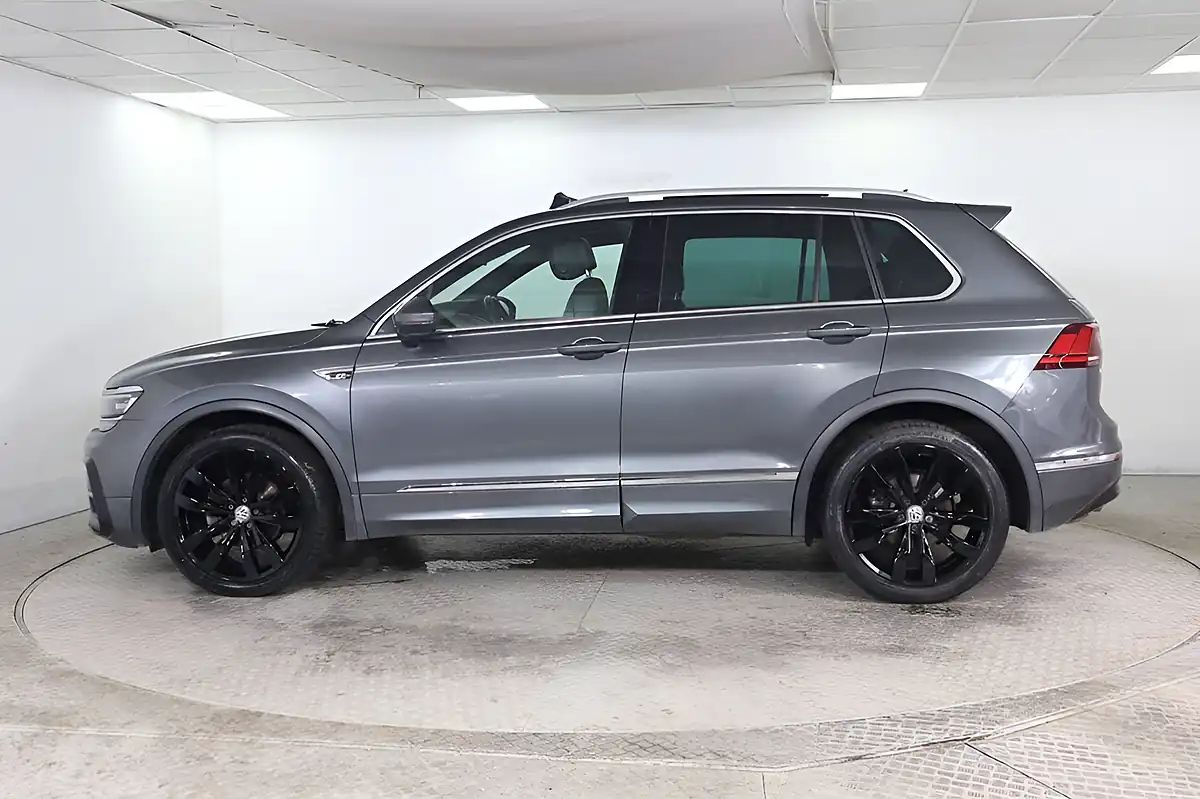 Used 2019 Volkswagen Tiguan R-Line Grey - Interior and Exterior details 8