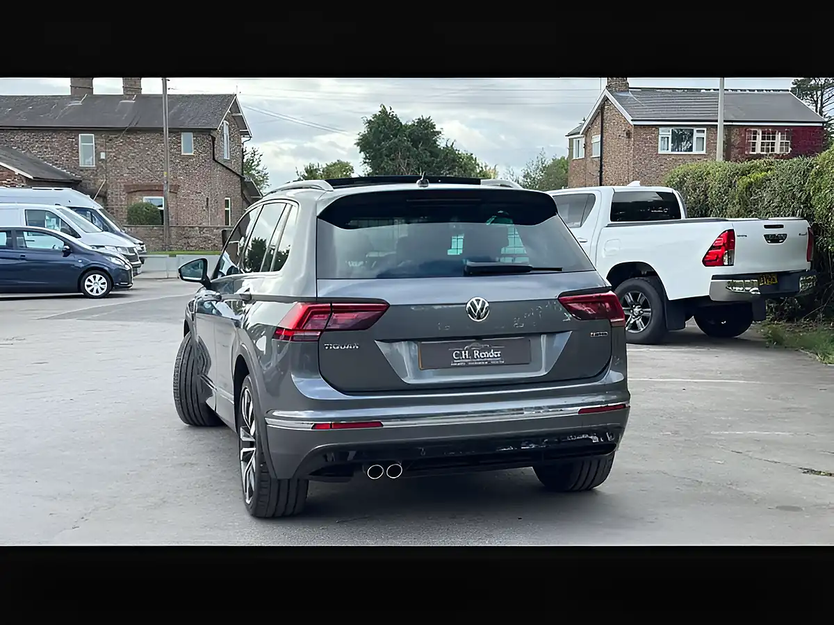 Used 2019 Volkswagen Tiguan R-Line Grey - Interior and Exterior details 8