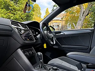 Used 2019 Volkswagen Tiguan R-Line Indium Grey - Interior and Exterior details 13