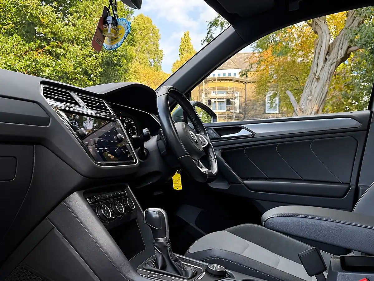 Used 2019 Volkswagen Tiguan R-Line Indium Grey - Interior and Exterior details 13