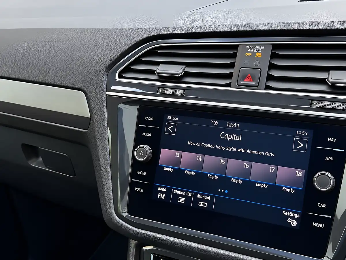 Used 2019 Volkswagen Tiguan R-Line Indium Grey - Interior and Exterior details 15