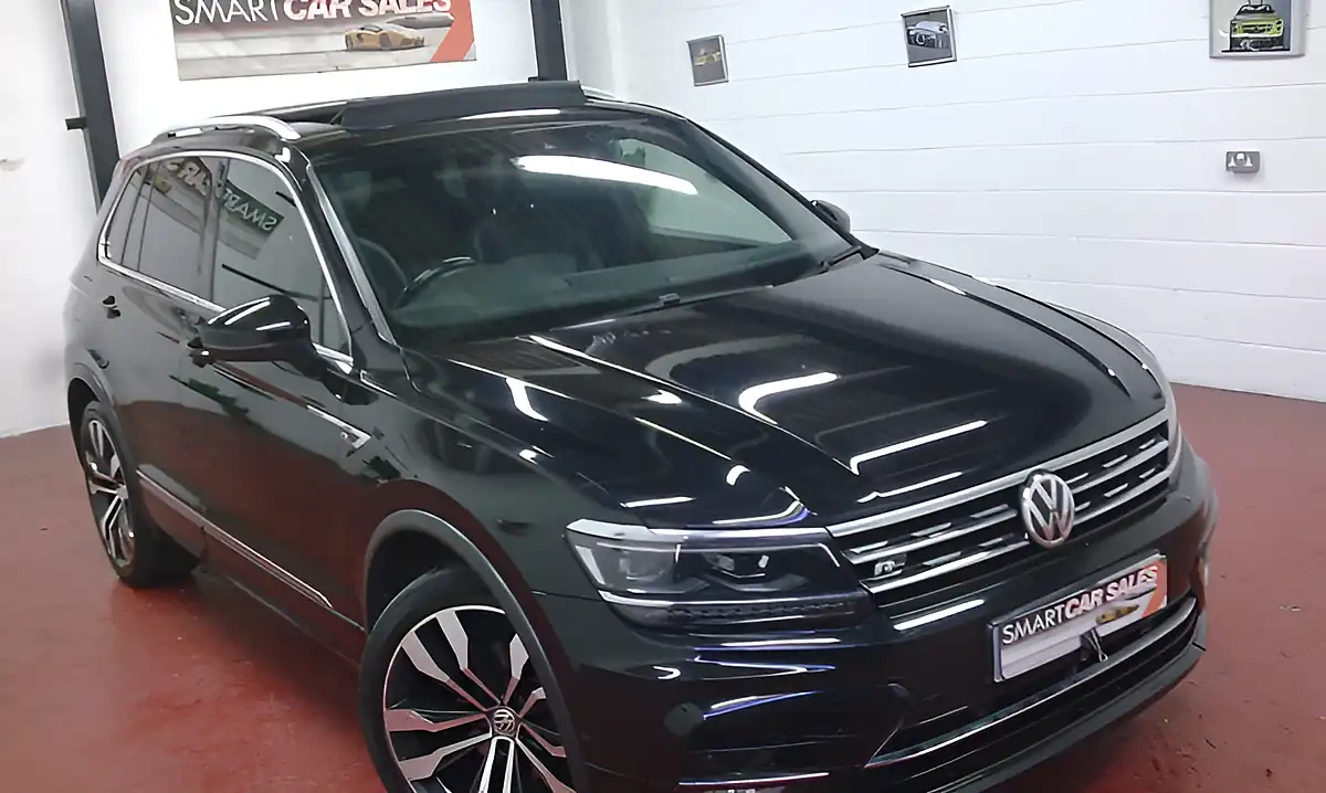 Used 2019 Volkswagen Tiguan R Line Metallic Black - Front View