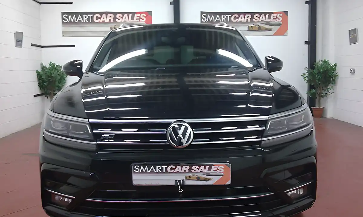 Used 2019 Volkswagen Tiguan R Line Metallic Black - Interior and Exterior details 4