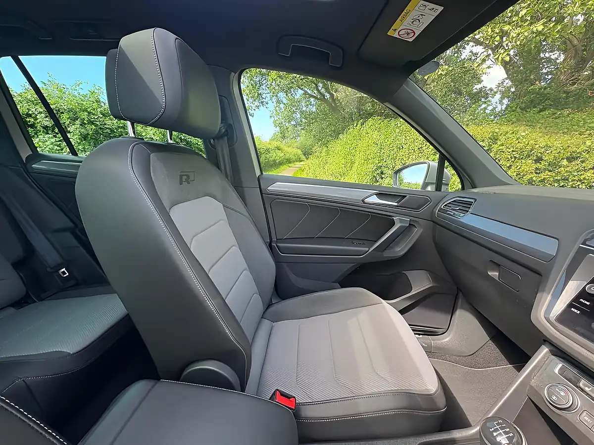 Used 2019 Volkswagen Tiguan R-Line Silver - Interior and Exterior details 17