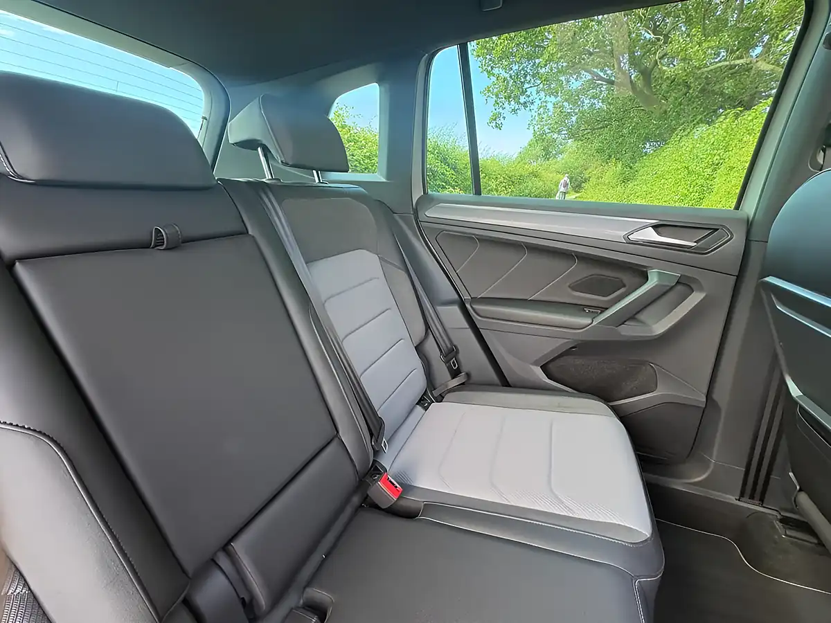 Used 2019 Volkswagen Tiguan R-Line Silver - Interior and Exterior details 19