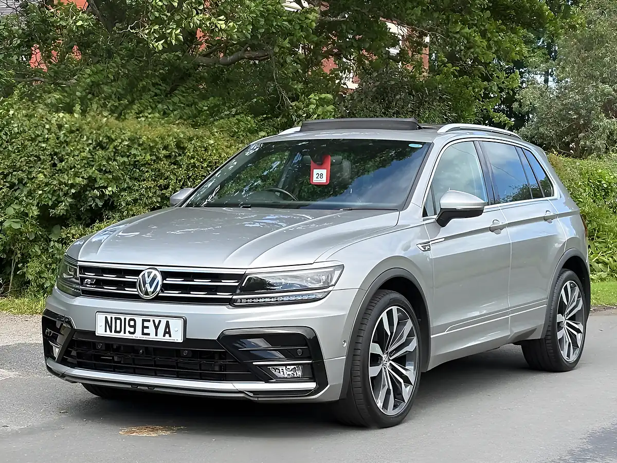 Used 2019 Volkswagen Tiguan R-Line Silver - Interior and Exterior details 3