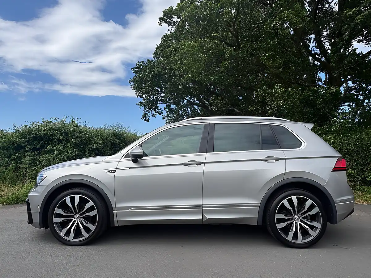 Used 2019 Volkswagen Tiguan R-Line Silver - Interior and Exterior details 5