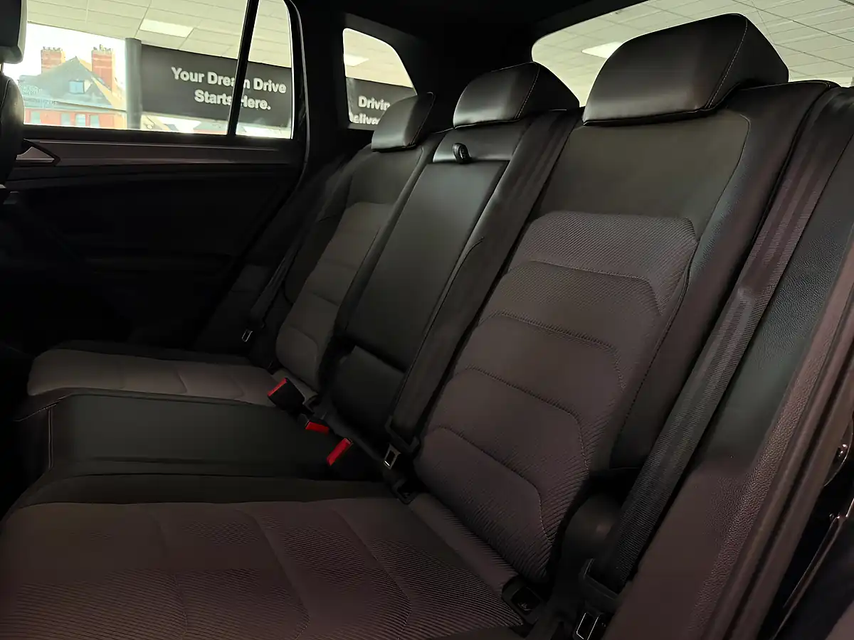 Used 2019 Volkswagen Tiguan R-Line Tech Black - Interior and Exterior details 19