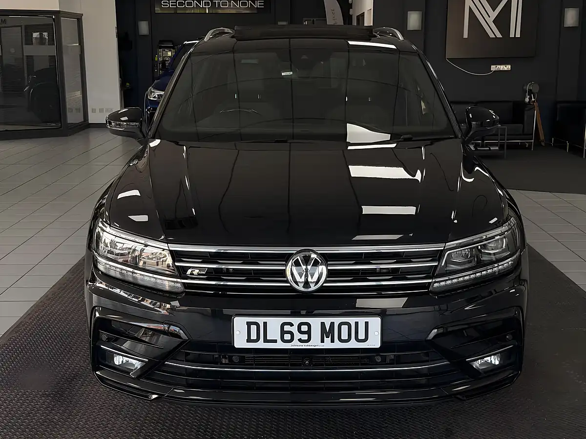 Used 2019 Volkswagen Tiguan R-Line Tech Black - Interior and Exterior details 5