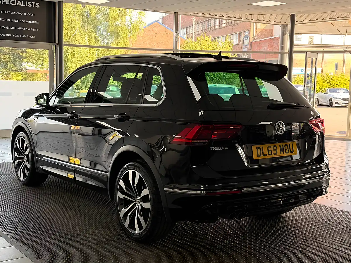 Used 2019 Volkswagen Tiguan R-Line Tech Black - Interior and Exterior details 9
