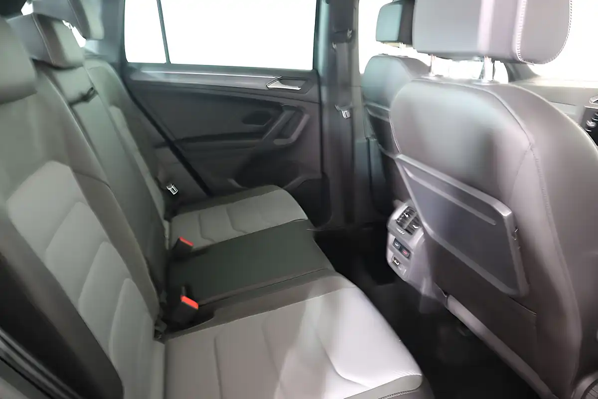 Used 2019 Volkswagen Tiguan R-Line Tech Black - Interior and Exterior details 11