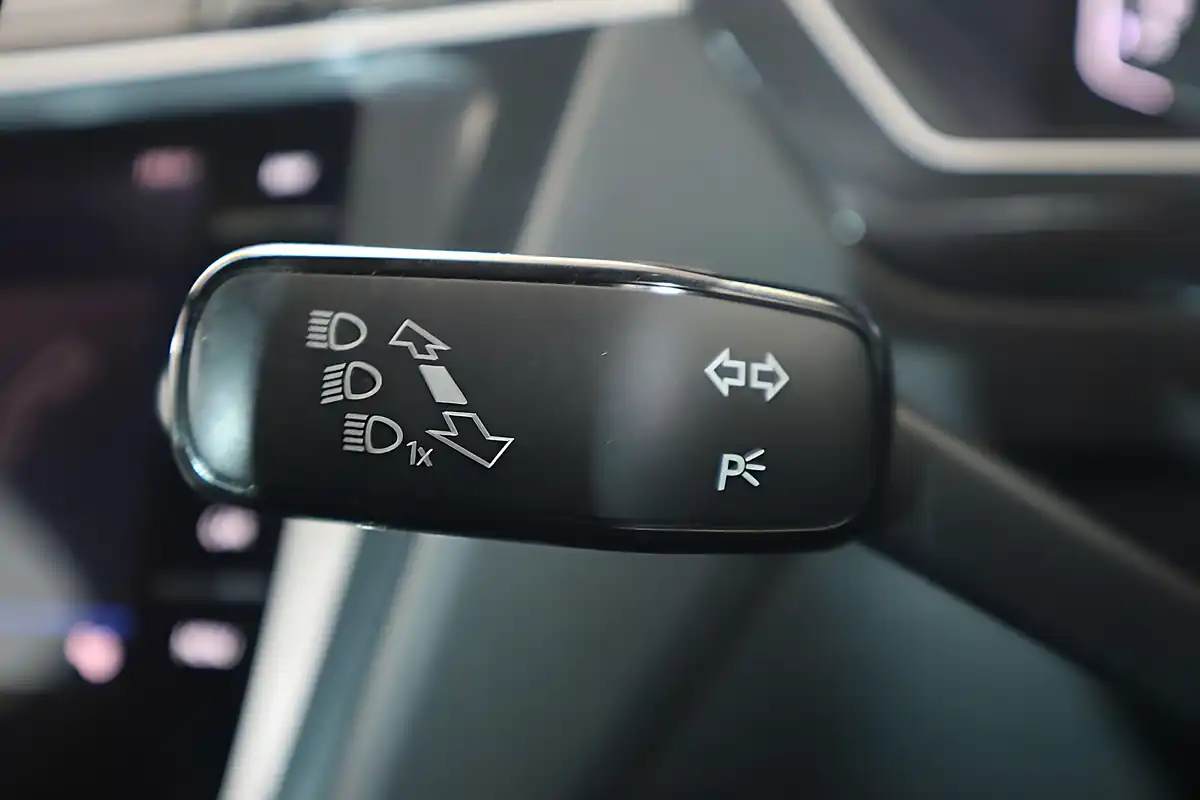 Used 2019 Volkswagen Tiguan R-Line Tech Black - Interior and Exterior details 13