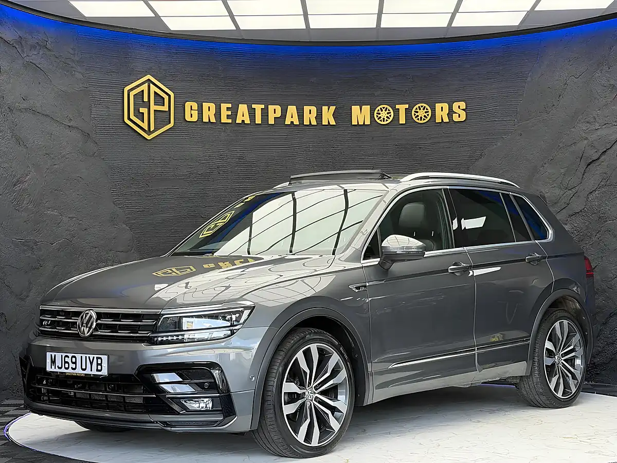 Used 2019 Volkswagen Tiguan R-Line Tech Grey - Front View