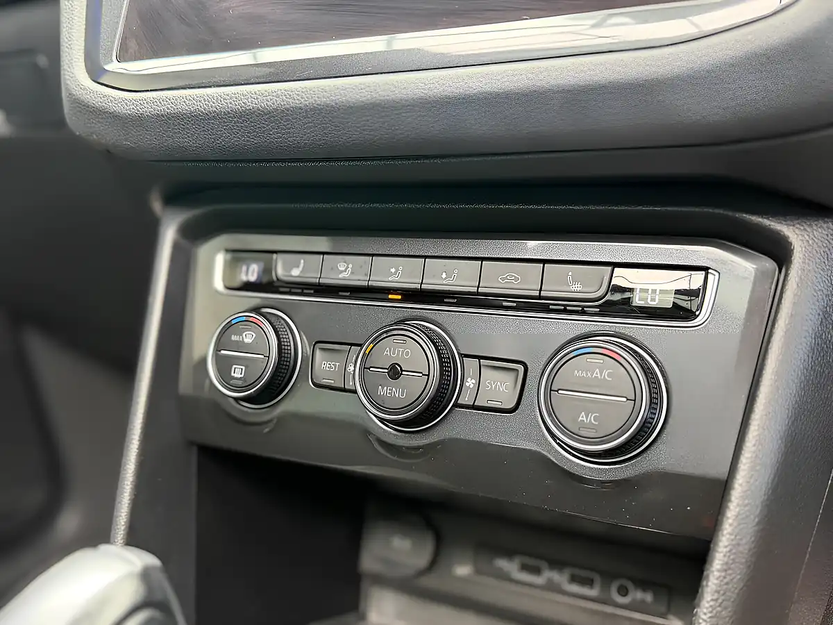 Used 2019 Volkswagen Tiguan R-Line Tech Grey - Interior and Exterior details 17