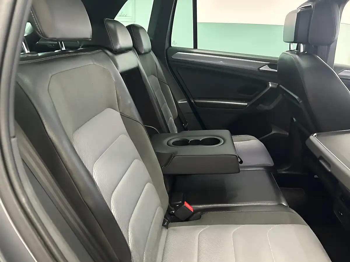 Used 2019 Volkswagen Tiguan R-Line Tech Grey - Interior and Exterior details 15
