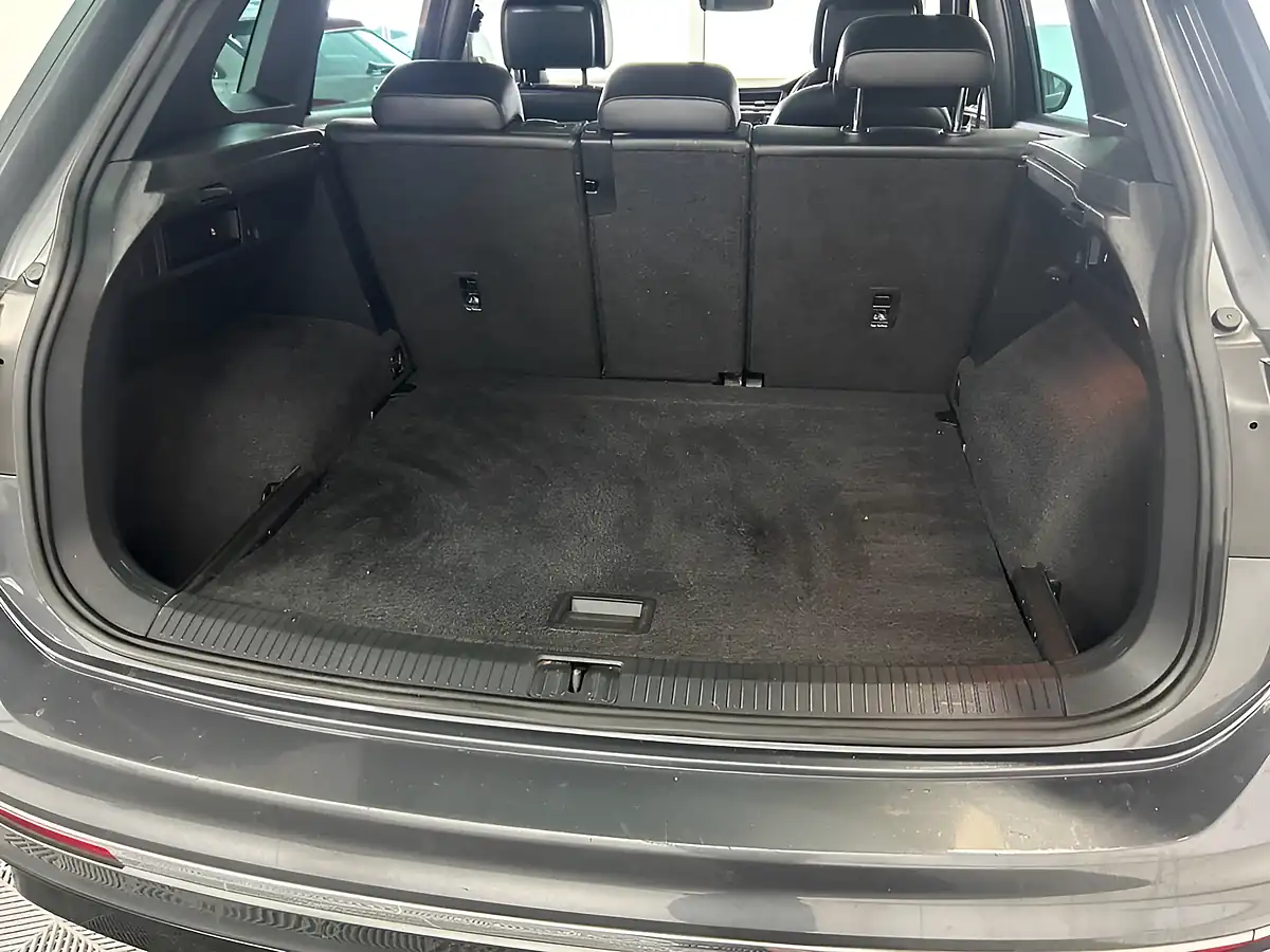 Used 2019 Volkswagen Tiguan R-Line Tech Grey - Interior and Exterior details 16