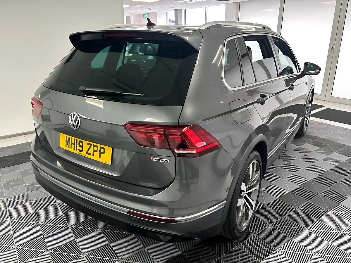 Used 2019 Volkswagen Tiguan R-Line Tech Grey - Interior and Exterior details 7