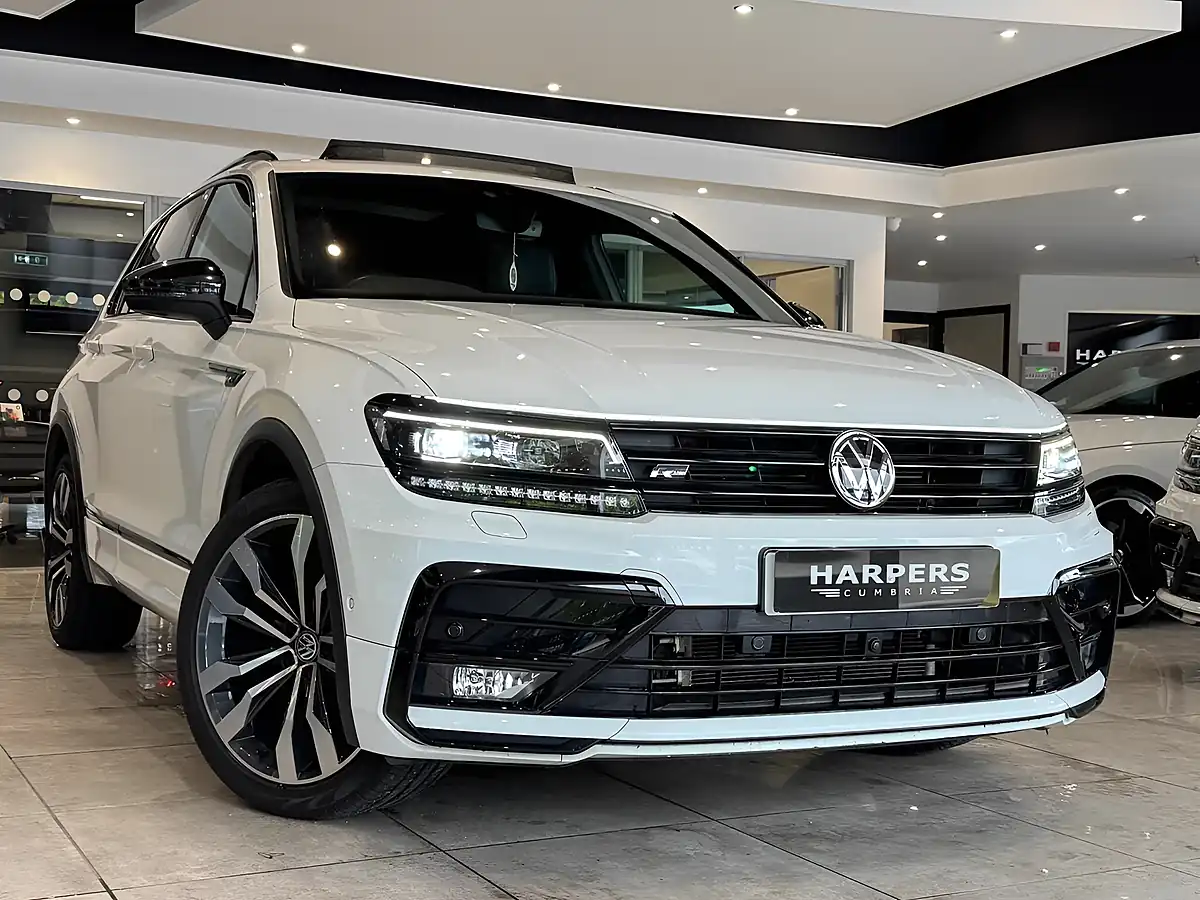 Used 2019 Volkswagen Tiguan R-Line Tech - Front View