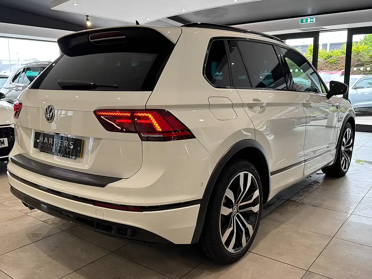 Used 2019 Volkswagen Tiguan R-Line Tech - Interior and Exterior details 10
