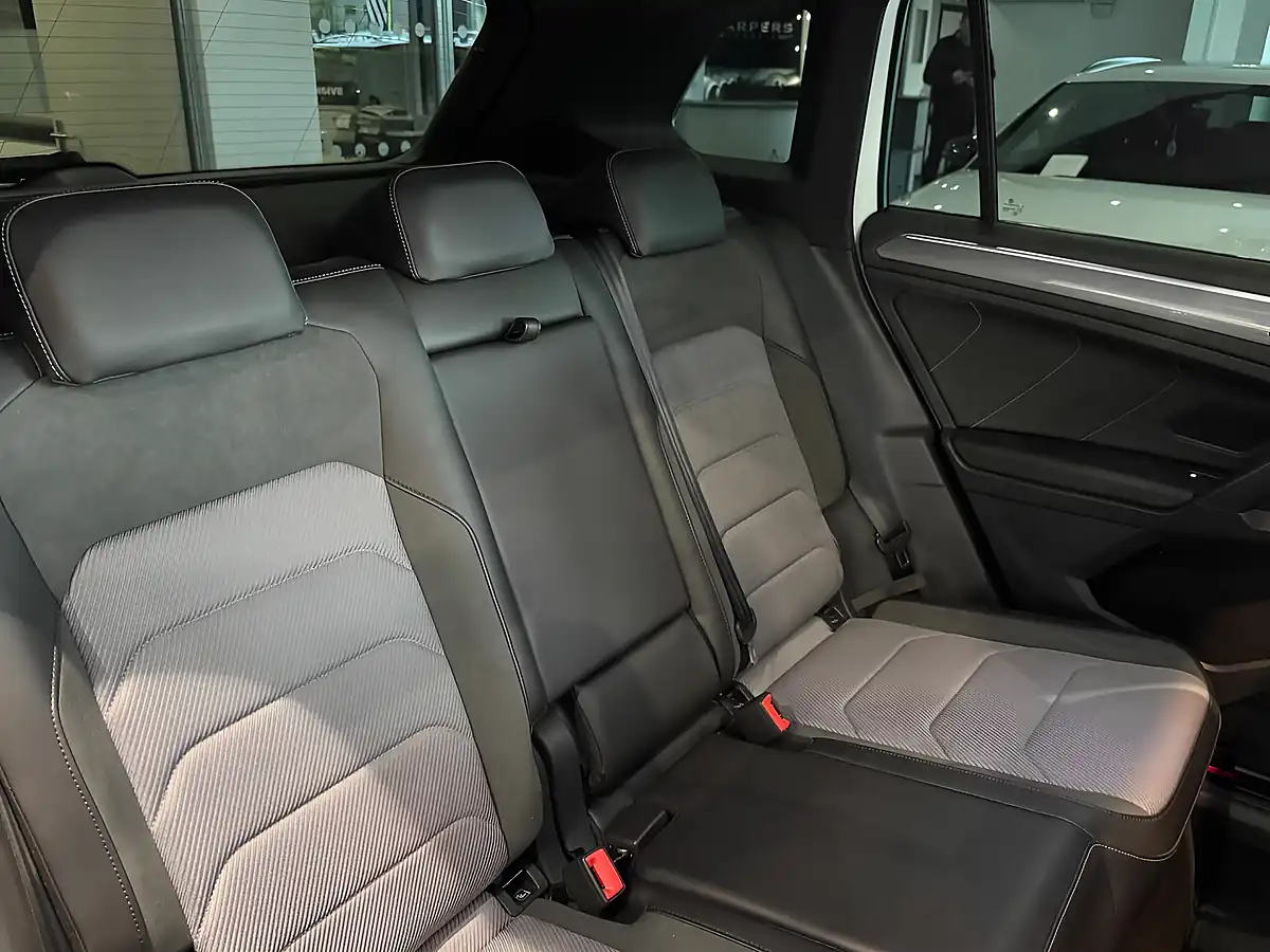 Used 2019 Volkswagen Tiguan R-Line Tech - Interior and Exterior details 12