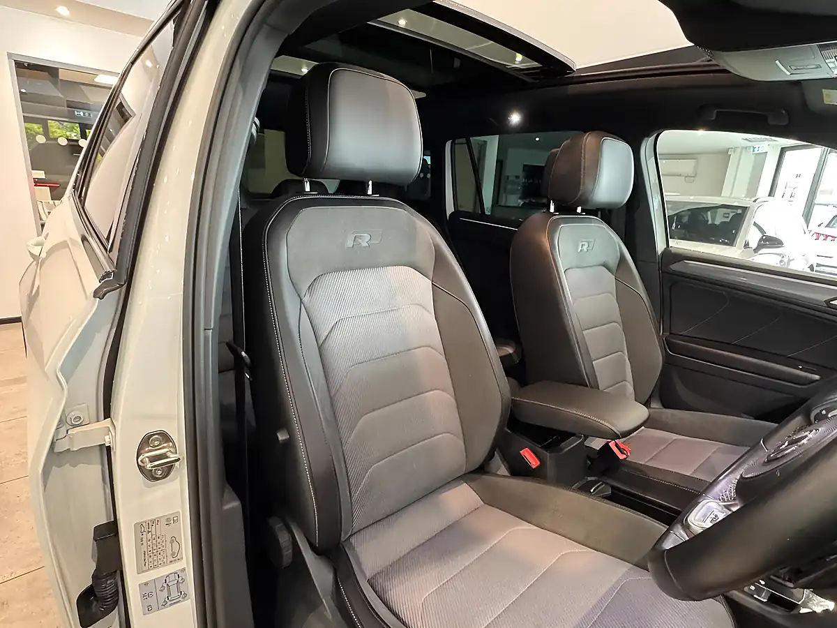 Used 2019 Volkswagen Tiguan R-Line Tech - Interior and Exterior details 14