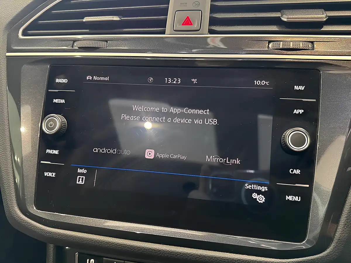 Used 2019 Volkswagen Tiguan R-Line Tech - Interior and Exterior details 20