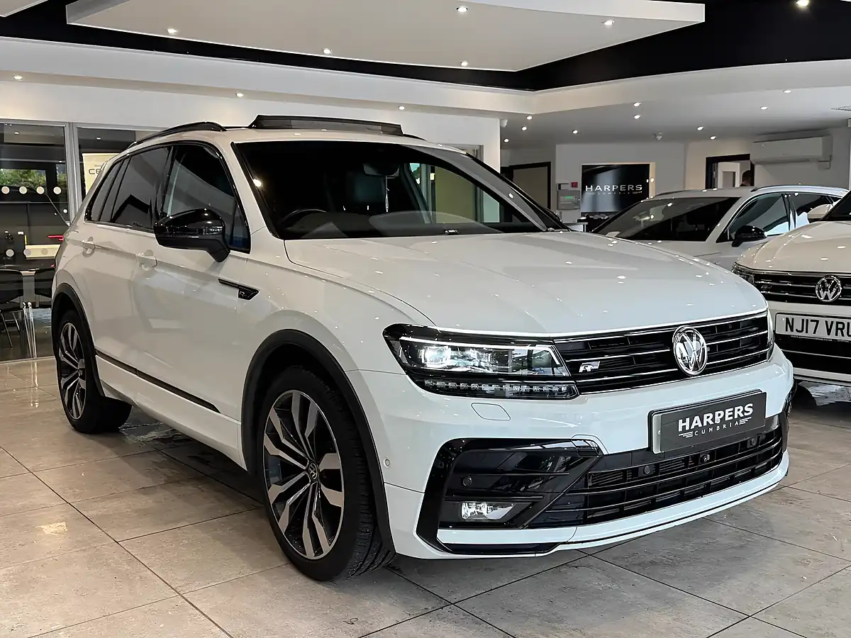 Used 2019 Volkswagen Tiguan R-Line Tech - Interior and Exterior details 9