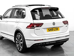 Used 2019 Volkswagen Tiguan R-Line Tech Pure White - Interior and Exterior details 10