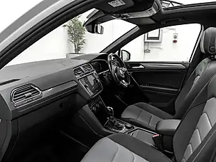 Used 2019 Volkswagen Tiguan R-Line Tech Pure White - Interior and Exterior details 17