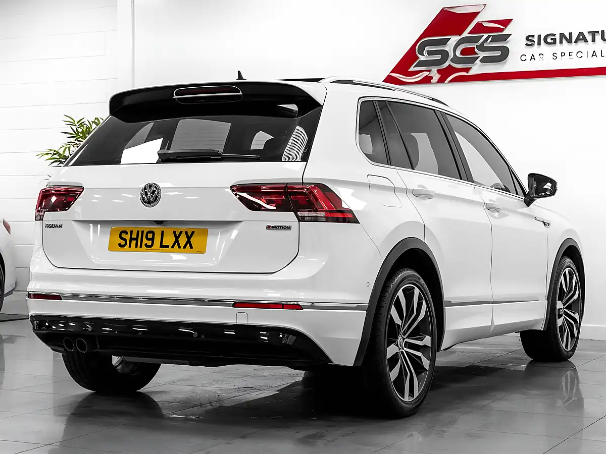 Used 2019 Volkswagen Tiguan R-Line Tech Pure White - Interior and Exterior details 4