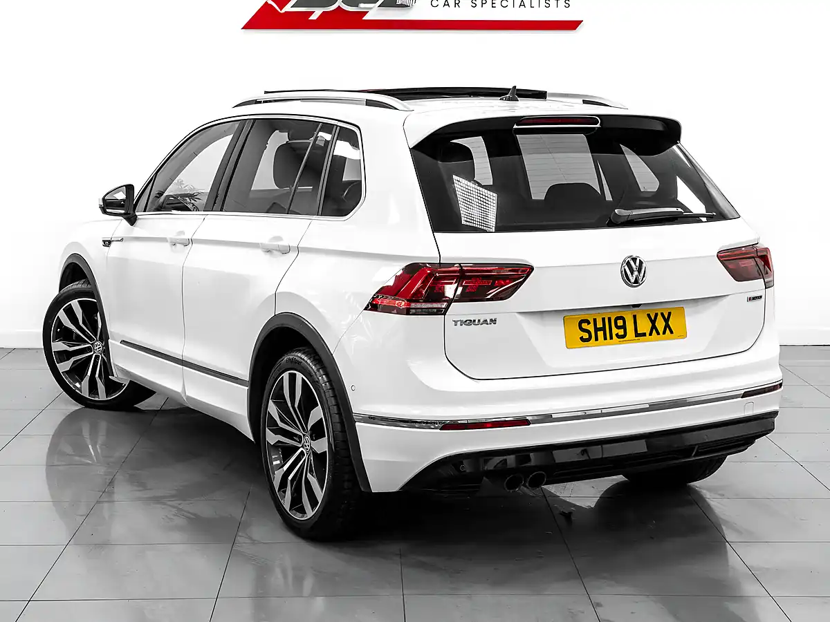 Used 2019 Volkswagen Tiguan R-Line Tech Pure White - Interior and Exterior details 8