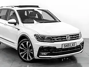 Used 2019 Volkswagen Tiguan R-Line Tech Pure White - Interior and Exterior details 9
