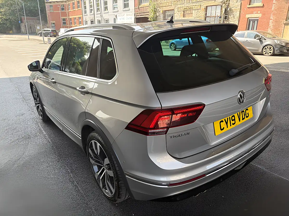 Used 2019 Volkswagen Tiguan R-Line Tech Silver - Interior and Exterior details 10