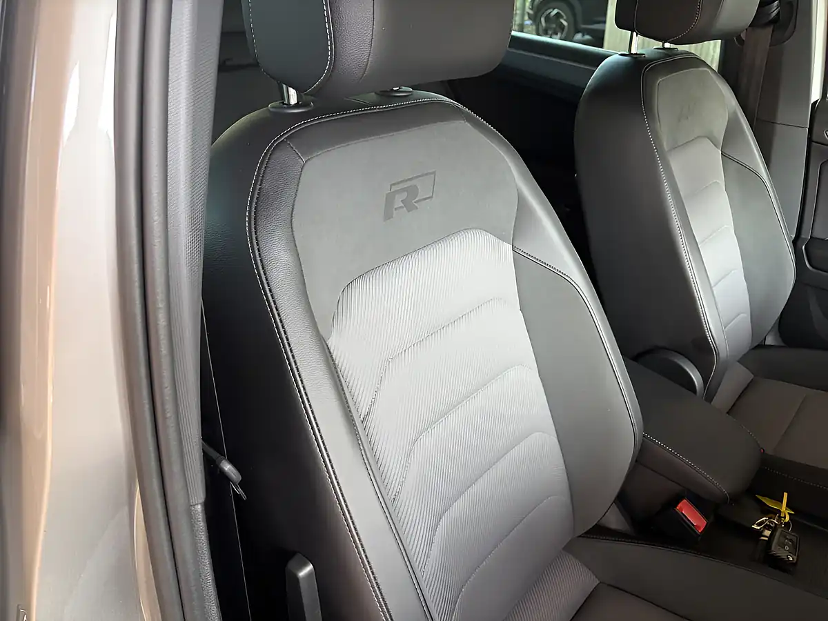 Used 2019 Volkswagen Tiguan R-Line Tech Silver - Interior and Exterior details 15