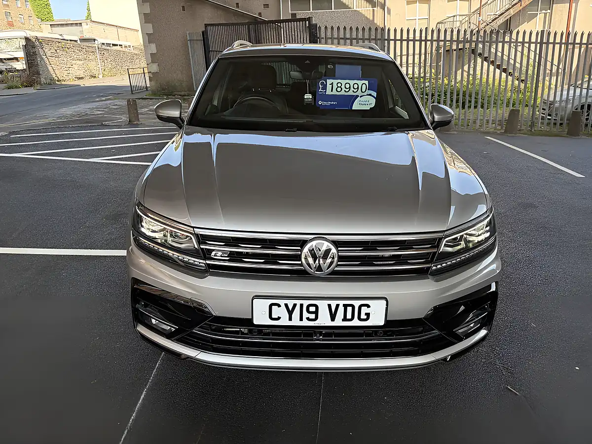 Used 2019 Volkswagen Tiguan R-Line Tech Silver - Interior and Exterior details 5
