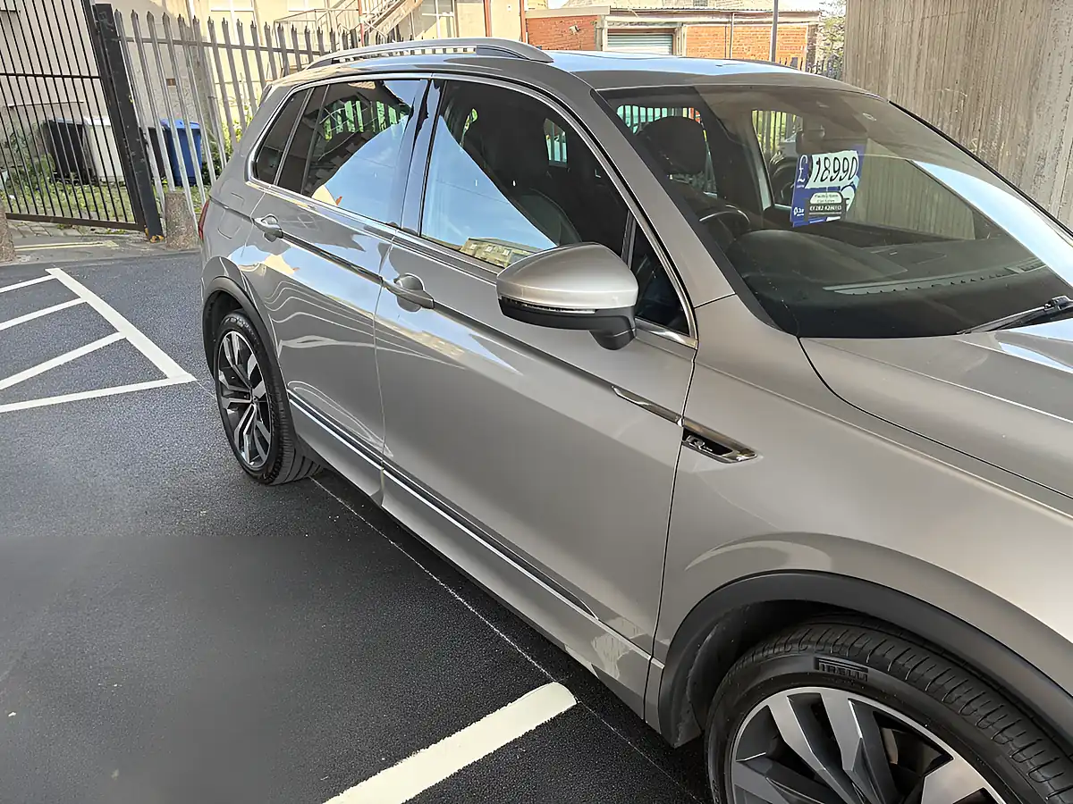 Used 2019 Volkswagen Tiguan R-Line Tech Silver - Interior and Exterior details 9