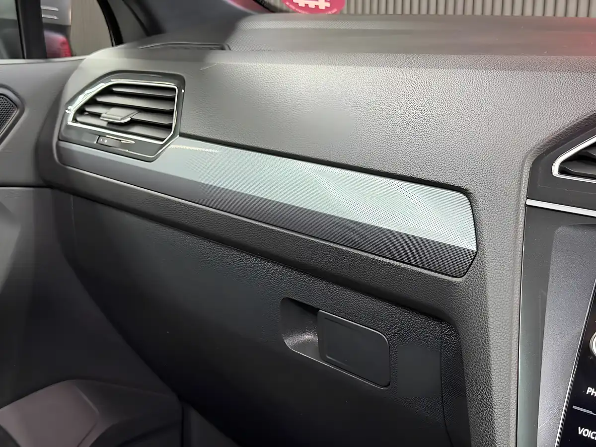 Used 2019 Volkswagen Tiguan R-Line Tech Silver - Interior and Exterior details 16