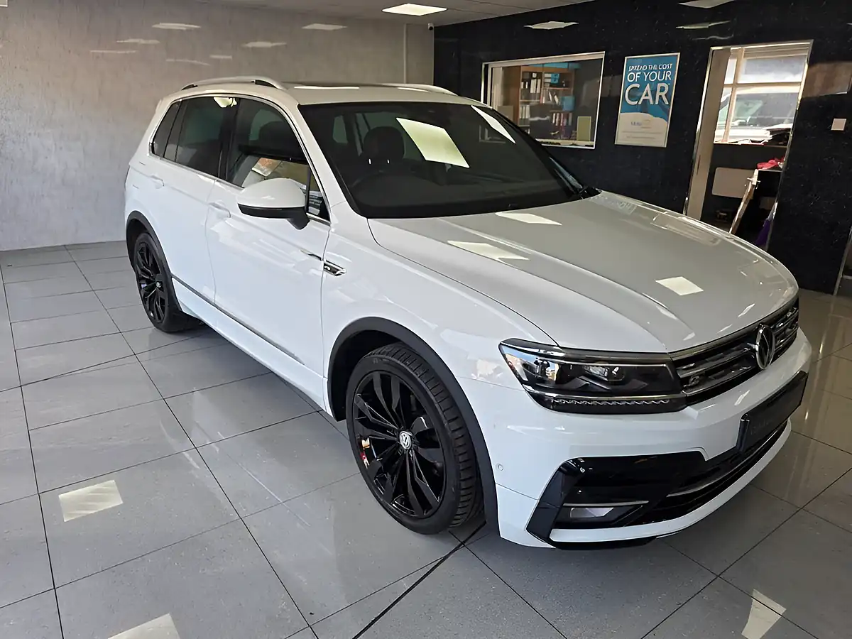 Used 2019 Volkswagen Tiguan R-Line Tech White - Interior and Exterior details 11