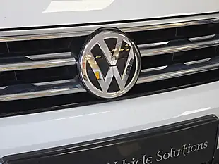 Used 2019 Volkswagen Tiguan R-Line Tech White - Interior and Exterior details 15