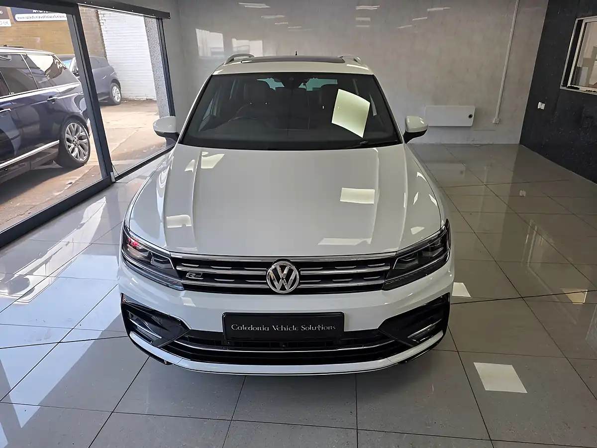 Used 2019 Volkswagen Tiguan R-Line Tech White - Interior and Exterior details 18