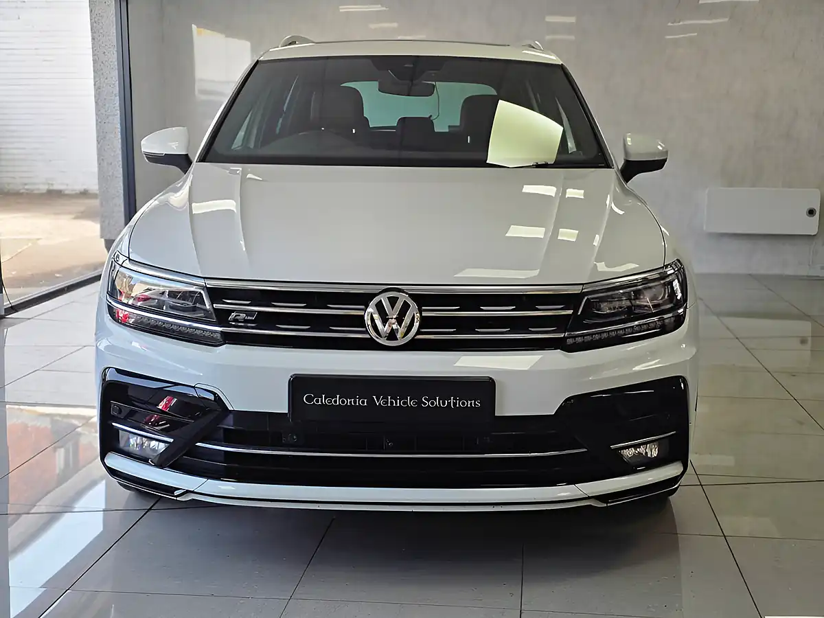 Used 2019 Volkswagen Tiguan R-Line Tech White - Interior and Exterior details 20