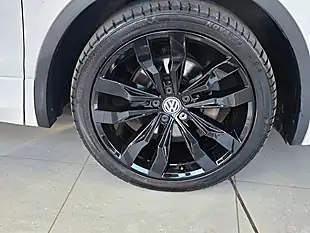 Used 2019 Volkswagen Tiguan R-Line Tech White - Interior and Exterior details 8