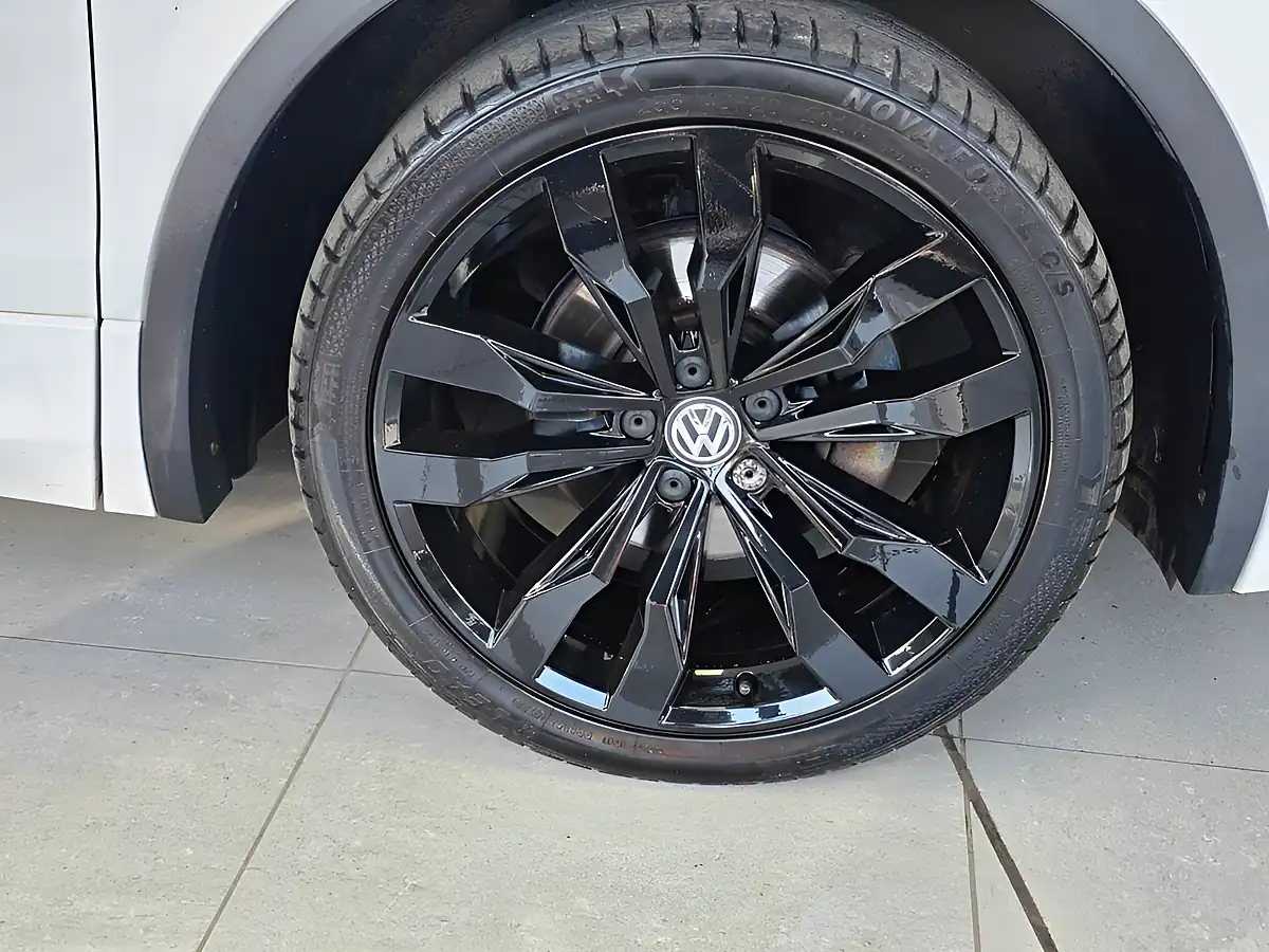 Used 2019 Volkswagen Tiguan R-Line Tech White - Interior and Exterior details 8