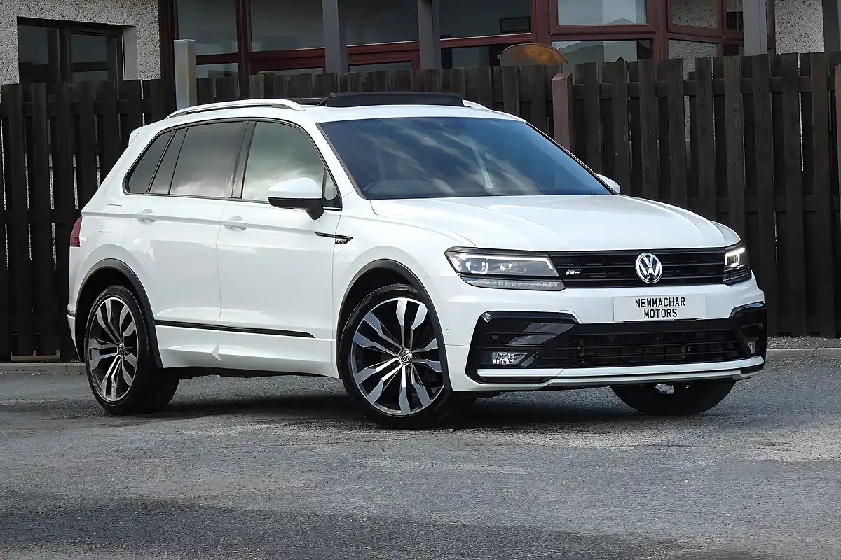 Used 2019 Volkswagen Tiguan R-Line Tech White - Front View