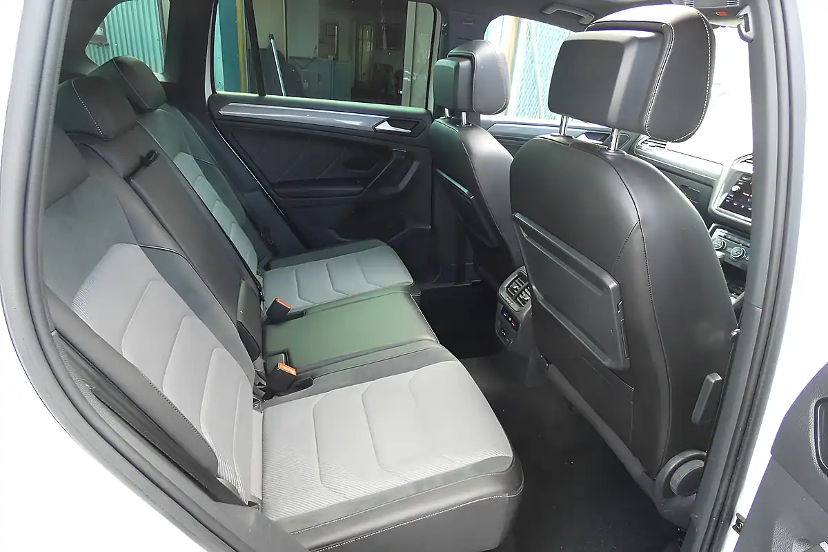 Used 2019 Volkswagen Tiguan R-Line Tech White - Interior and Exterior details 13