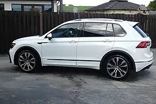 Used 2019 Volkswagen Tiguan R-Line Tech White - Interior and Exterior details 5