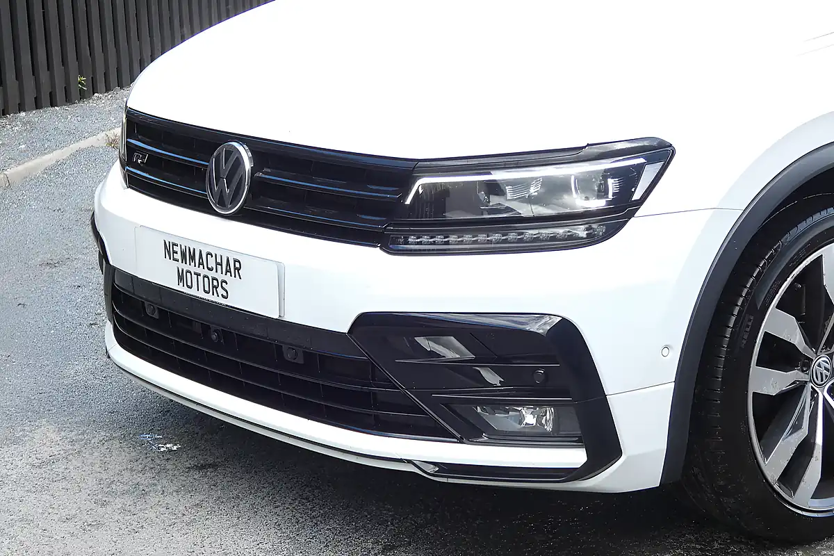 Used 2019 Volkswagen Tiguan R-Line Tech White - Interior and Exterior details 6